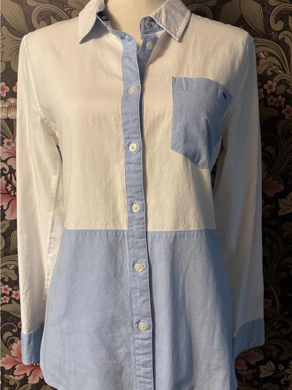 Vineyard Vines blouse, size 6 EUC